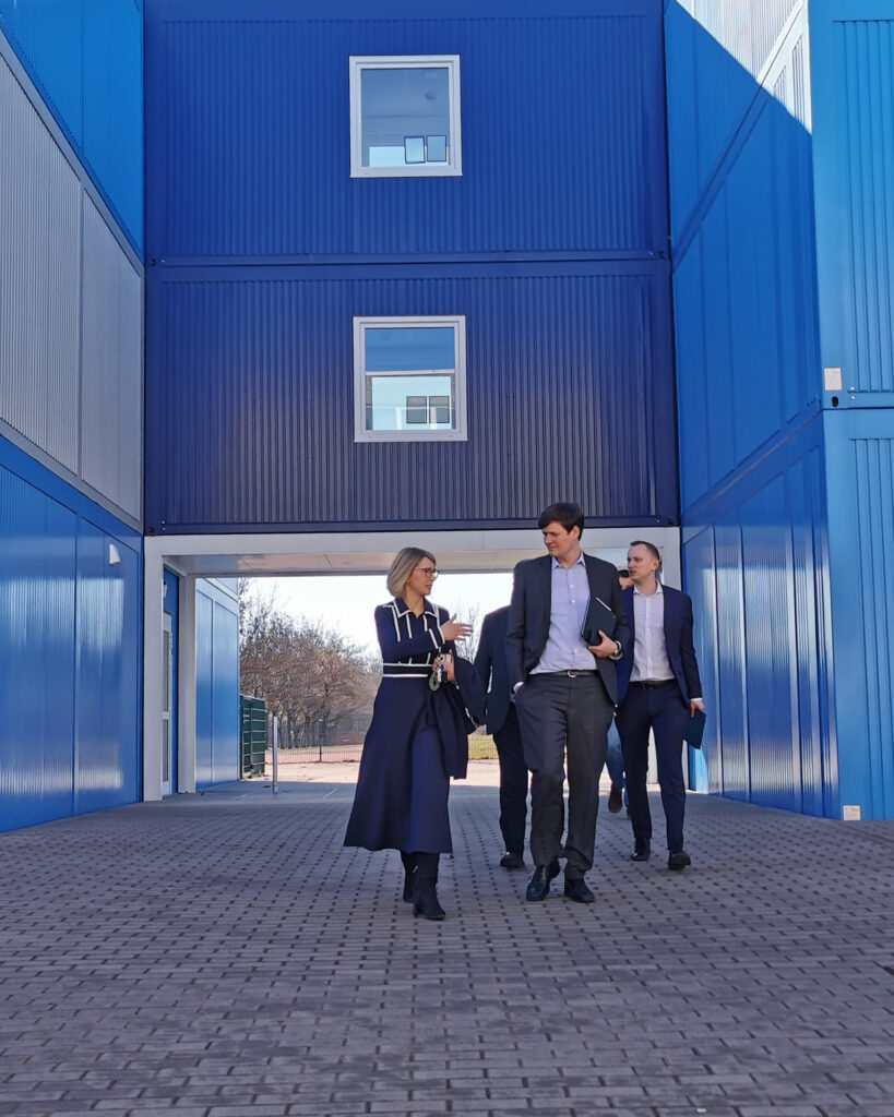 Dieses Bild hat ein leeres Alt-Attribut. Der Dateiname ist 20260303-SMK-CC-USD-01-819x1024.jpg